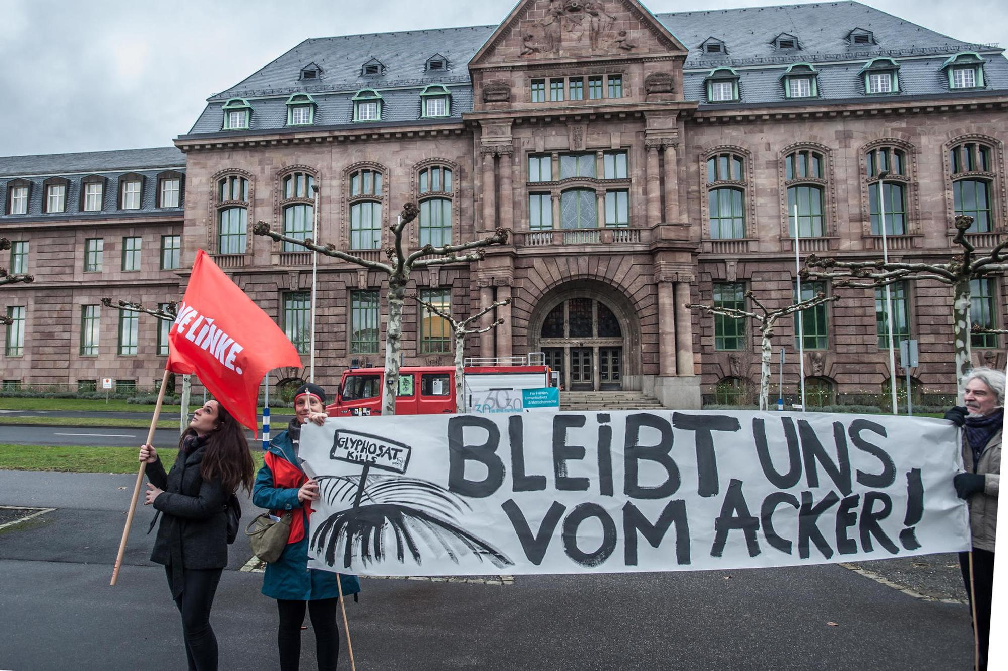 BayerProtest5
