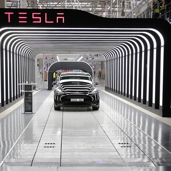 Tesla Auto getty 220322