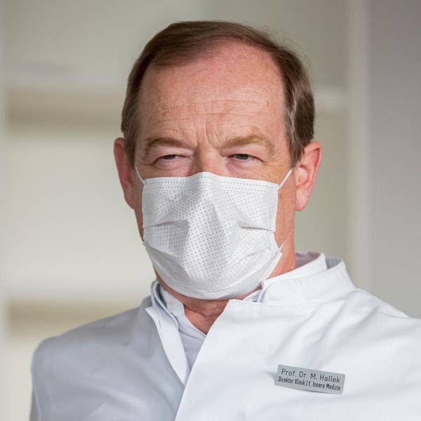 Michael Hallek mit Maske 1504