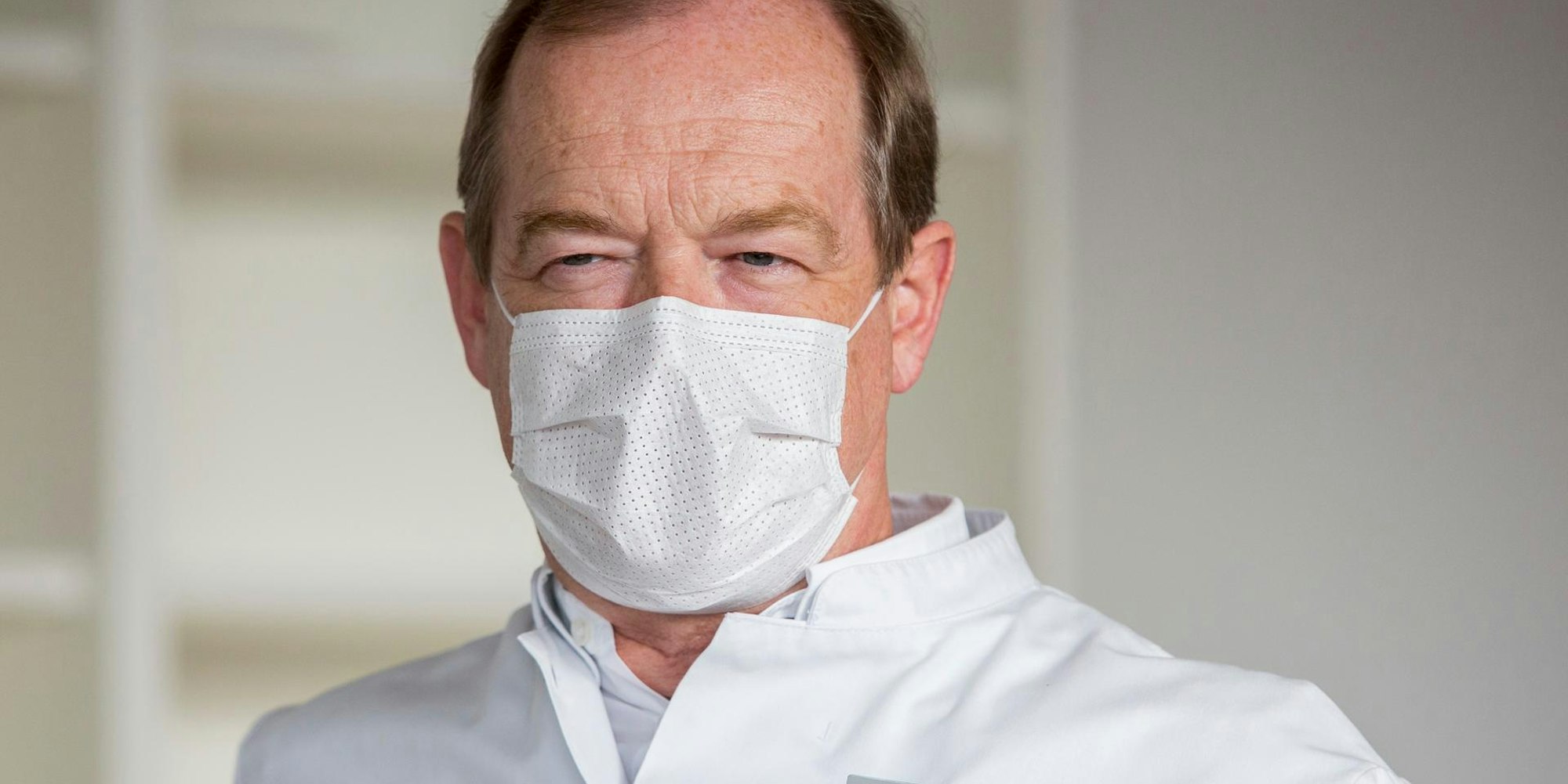 Michael Hallek mit Maske 1504