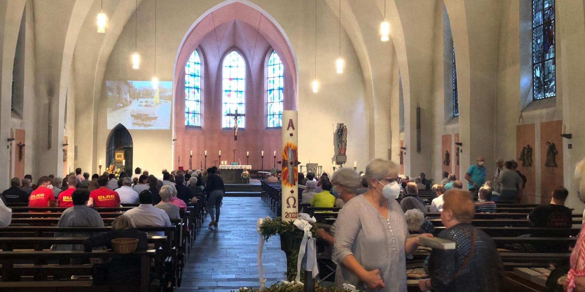 lotte-kirche-innen