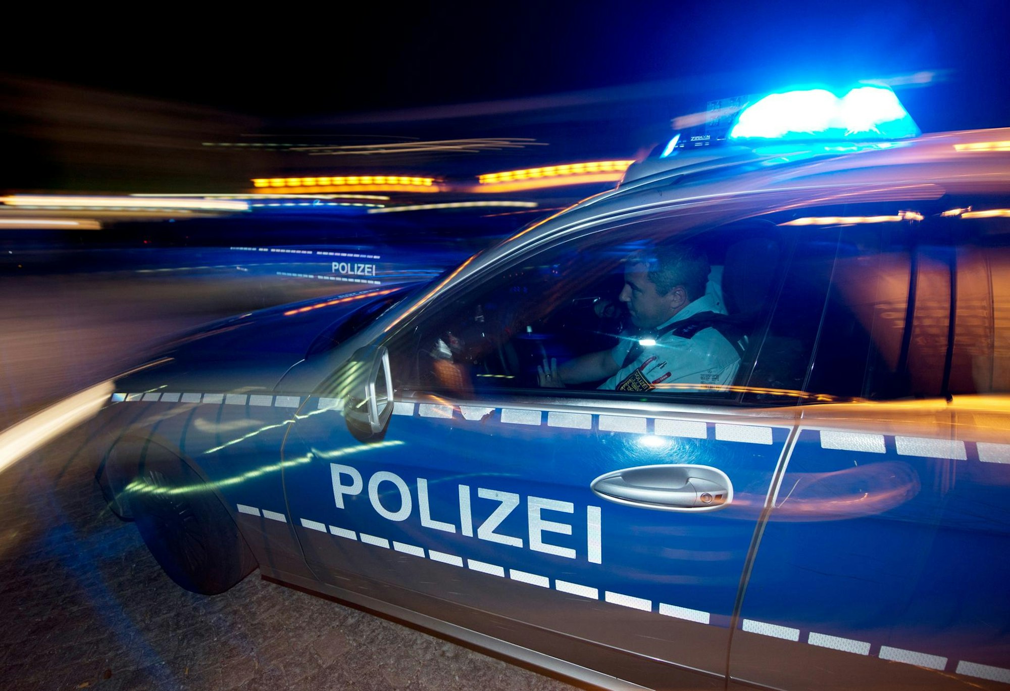 Die Polizei sucht einen Täter, der eine Frau in Essen niedergestochen hat (hier ein Symbolfoto von 2014).