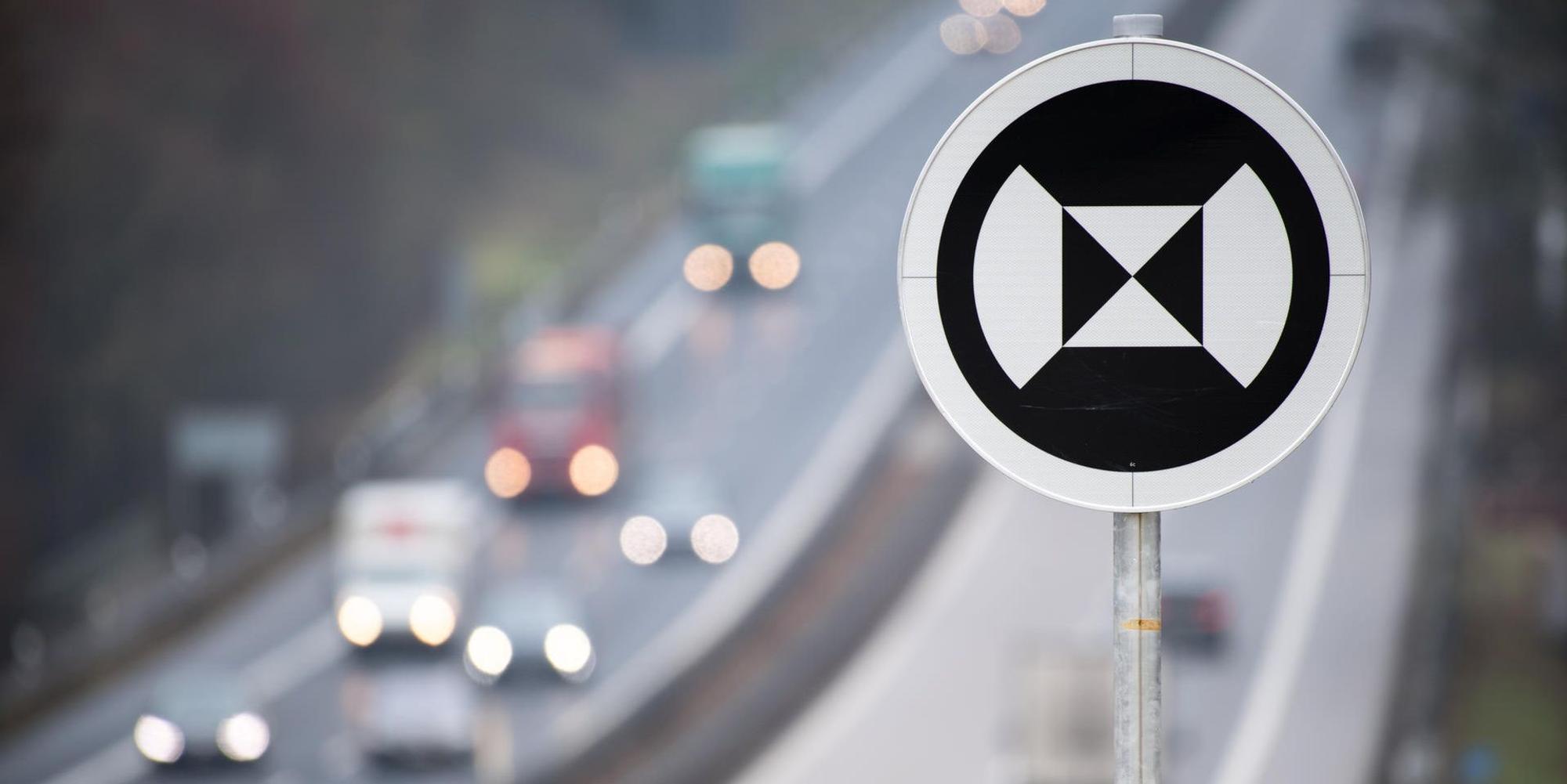 Neues Verkehrsschild