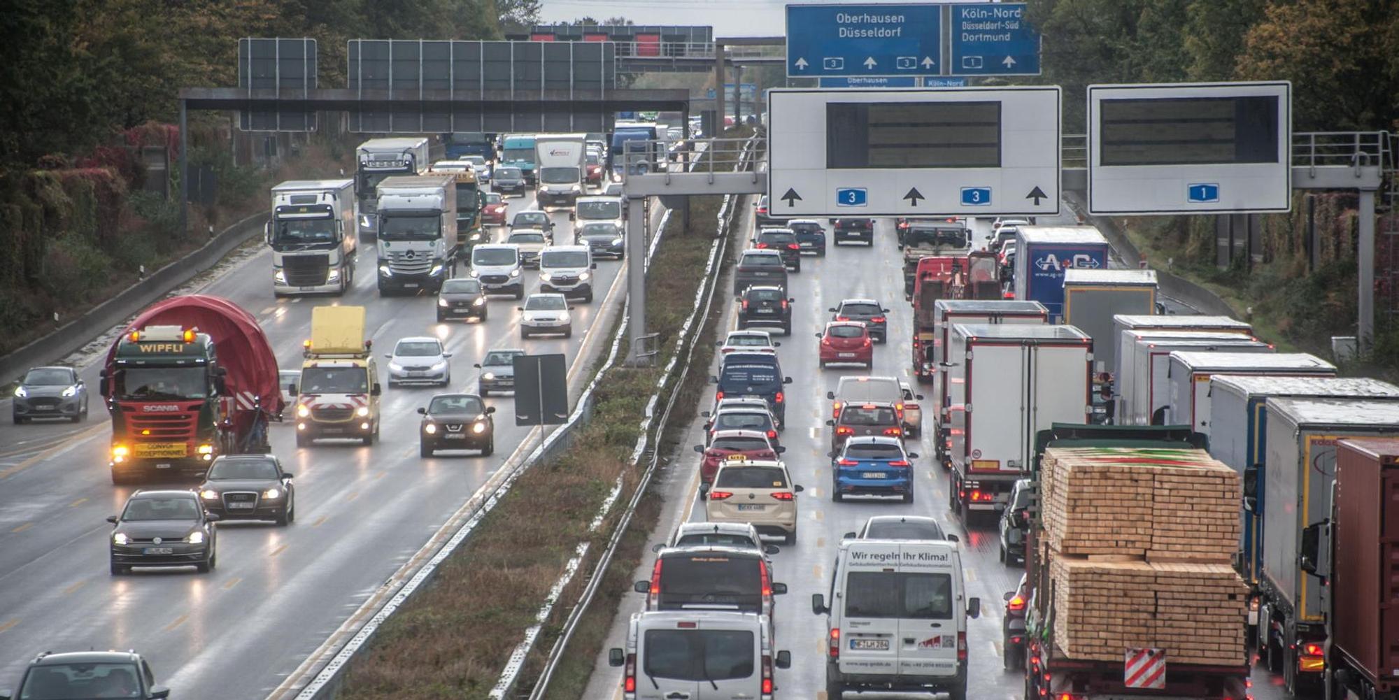 autobahn-autoverkehr_RLE_leverkusen_10212021ALF_2445 (1)