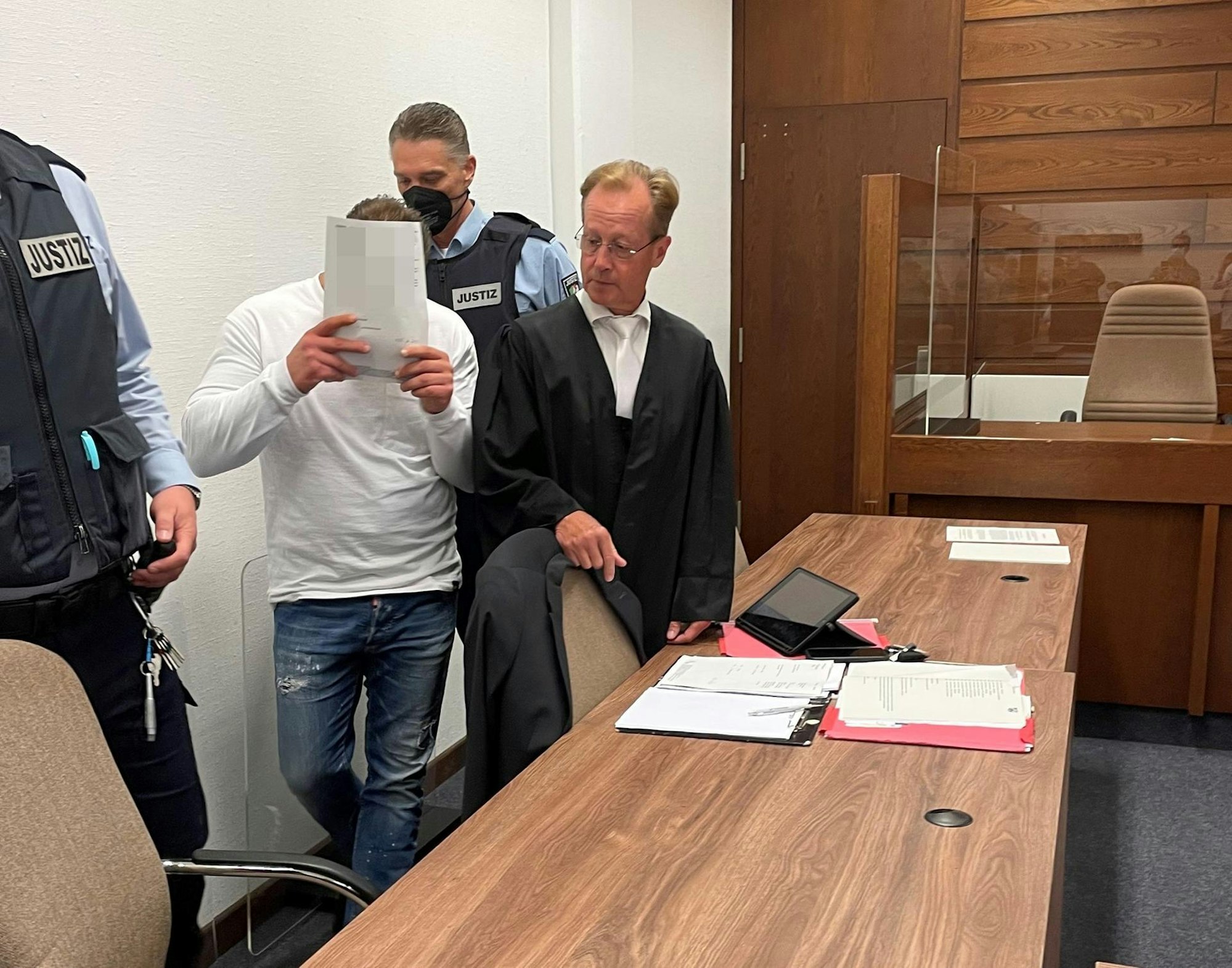 prozess_hotel_finger_abgeschnitten_köln