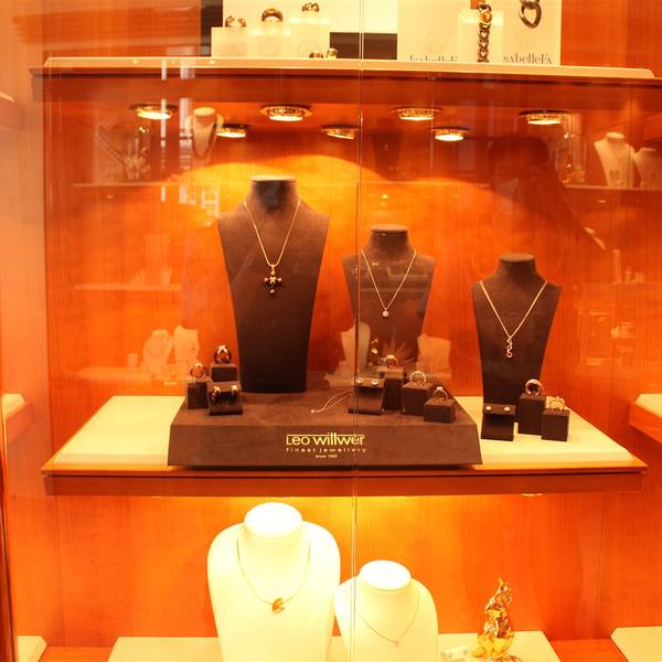Vitrine Schloss Bensberg 060921