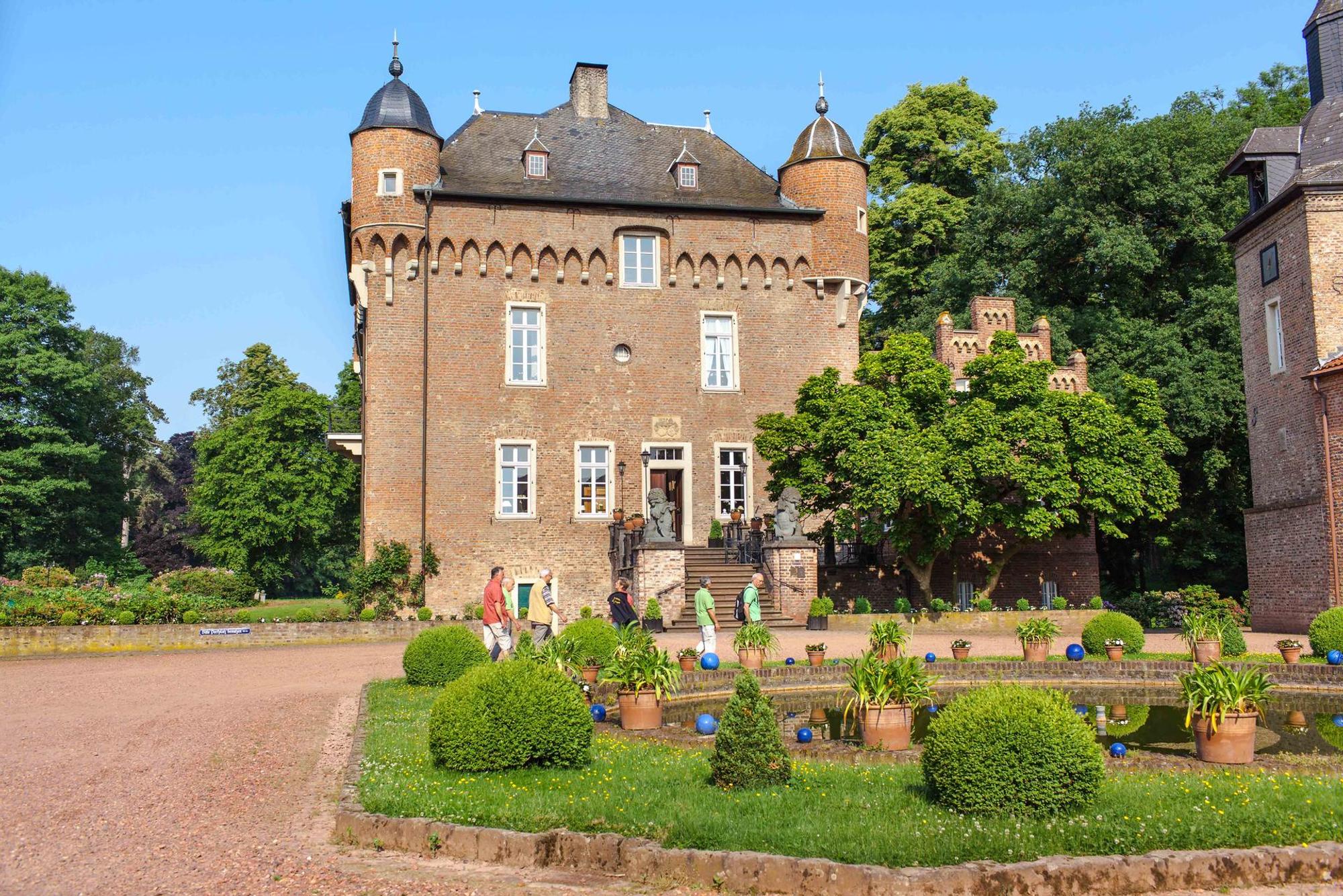 Rhein-Erft-Tourismus_-_Schloss_Loersfeld_-_50__53_22-_N_6__41_44-_E__7537_