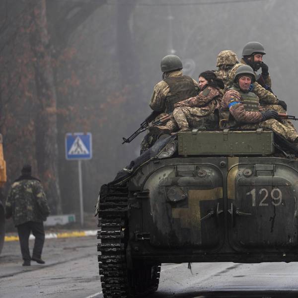 Ukrainische Soldaten Panzer 1604