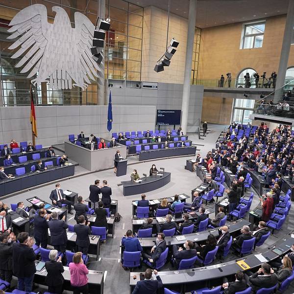 Bundestag DPA 151221