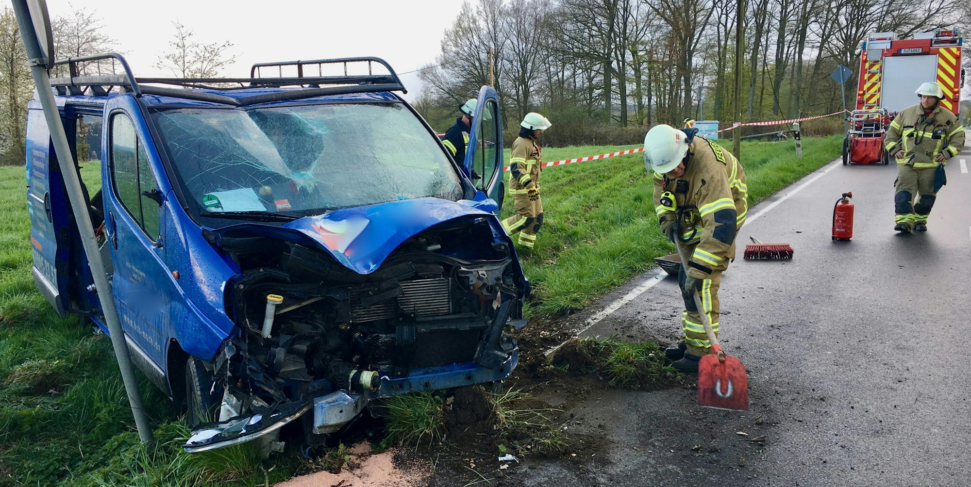 u_2019_04_13_Lieferwagen_Laterne_-_1_(1)