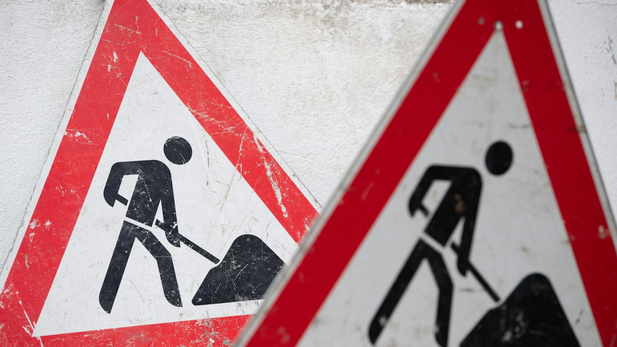 Baustellenschilder. (Symbolbild)