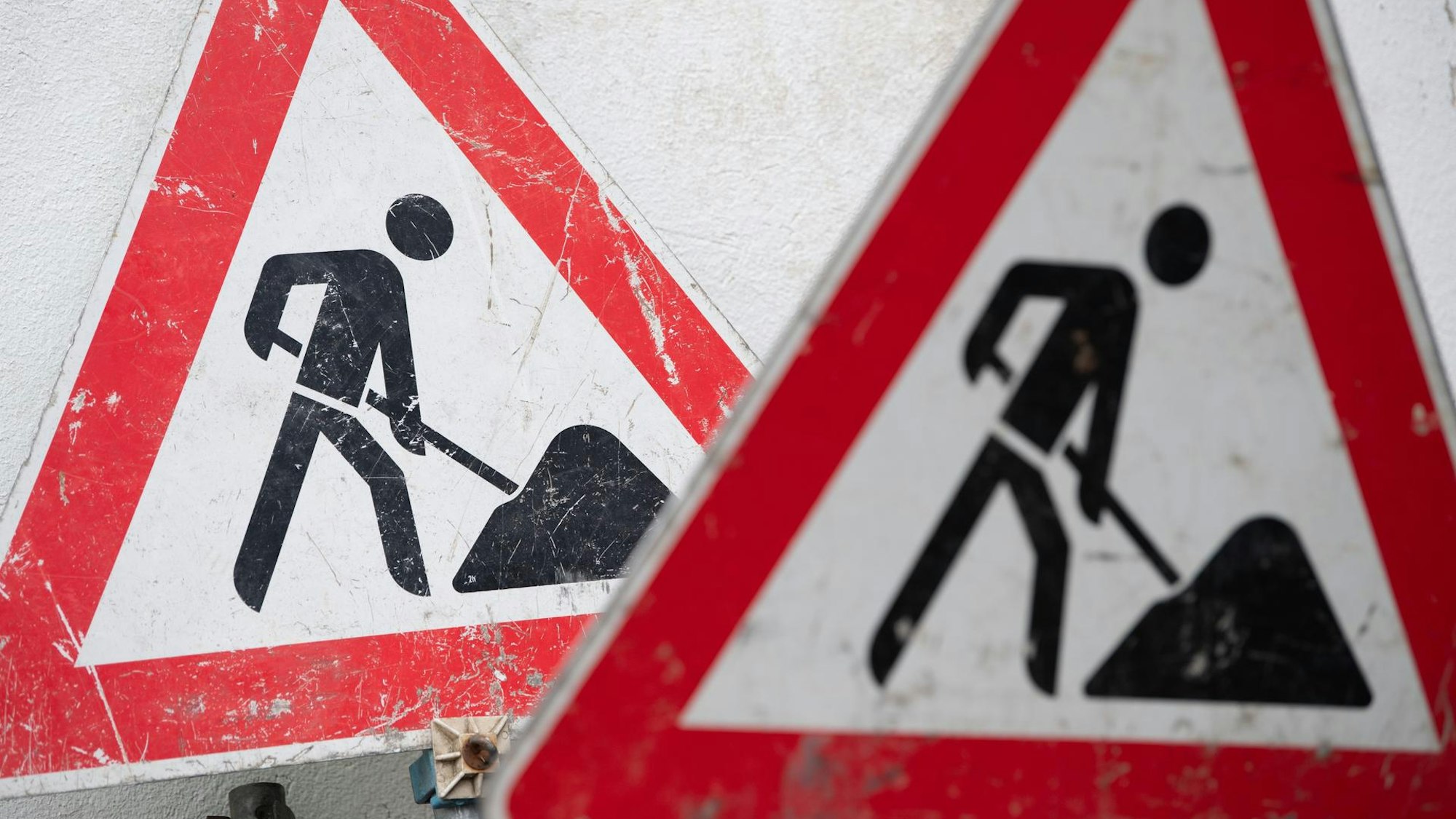 Baustellenschilder.