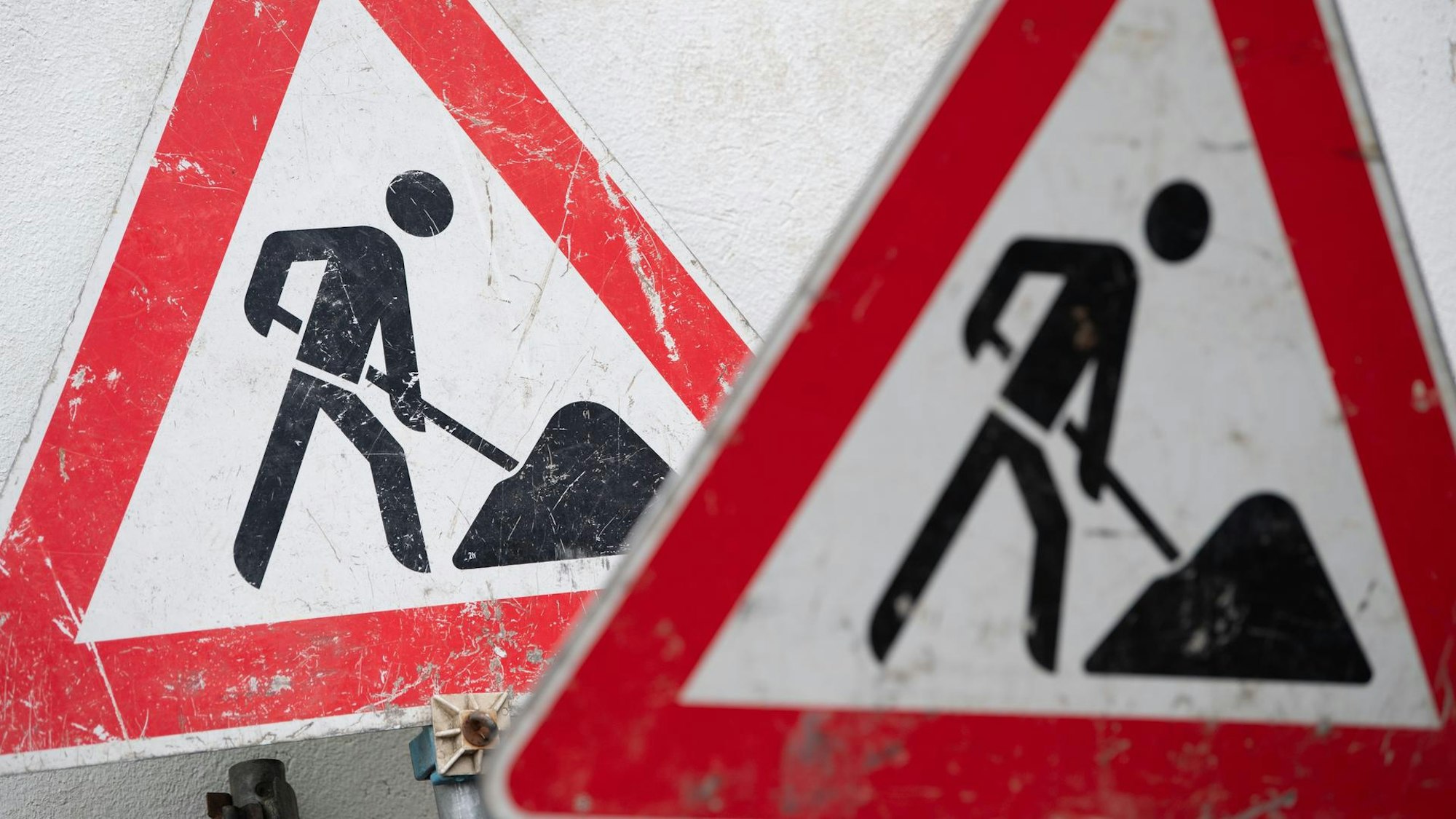 Baustellenschilder.l