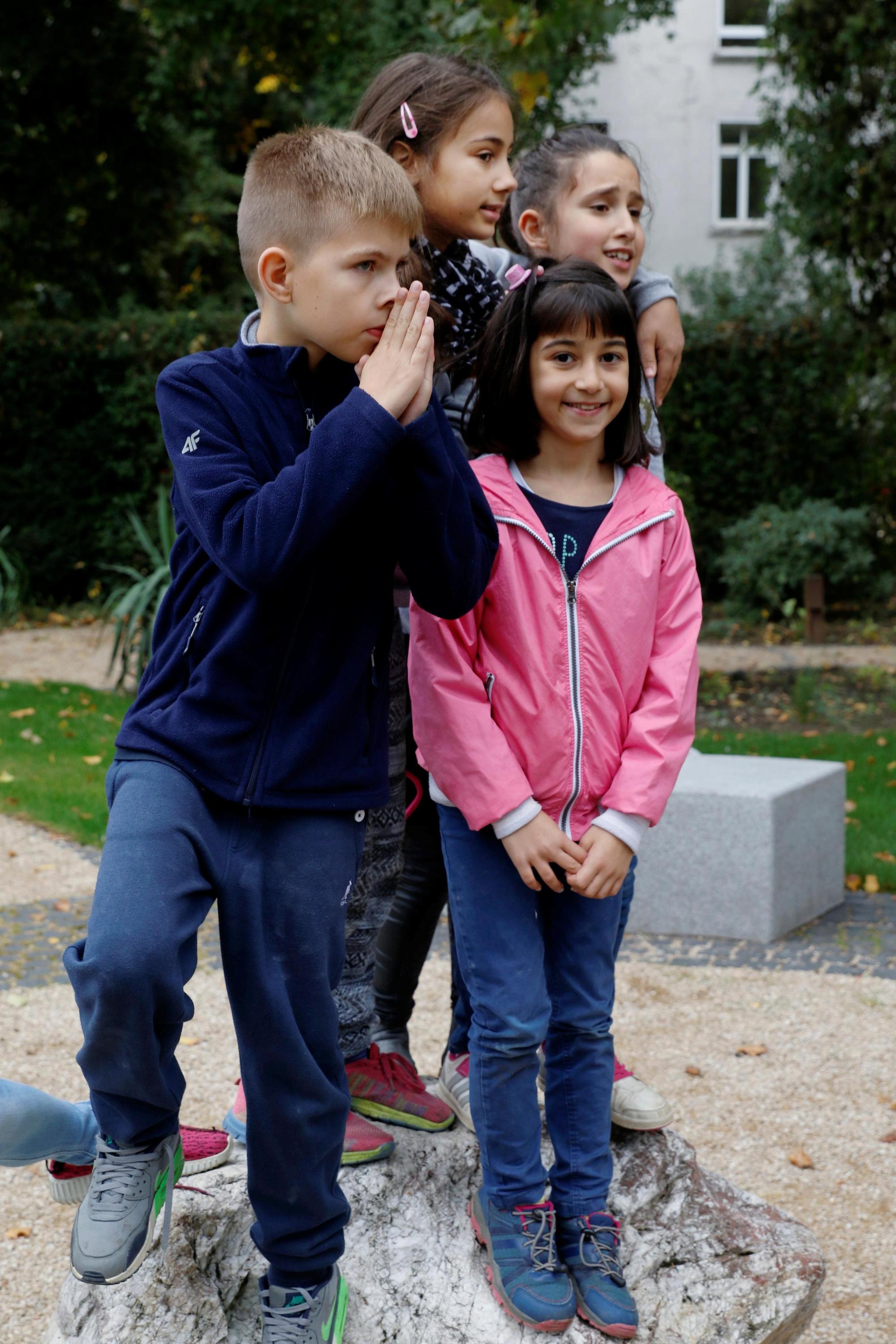 041016reli_garten37