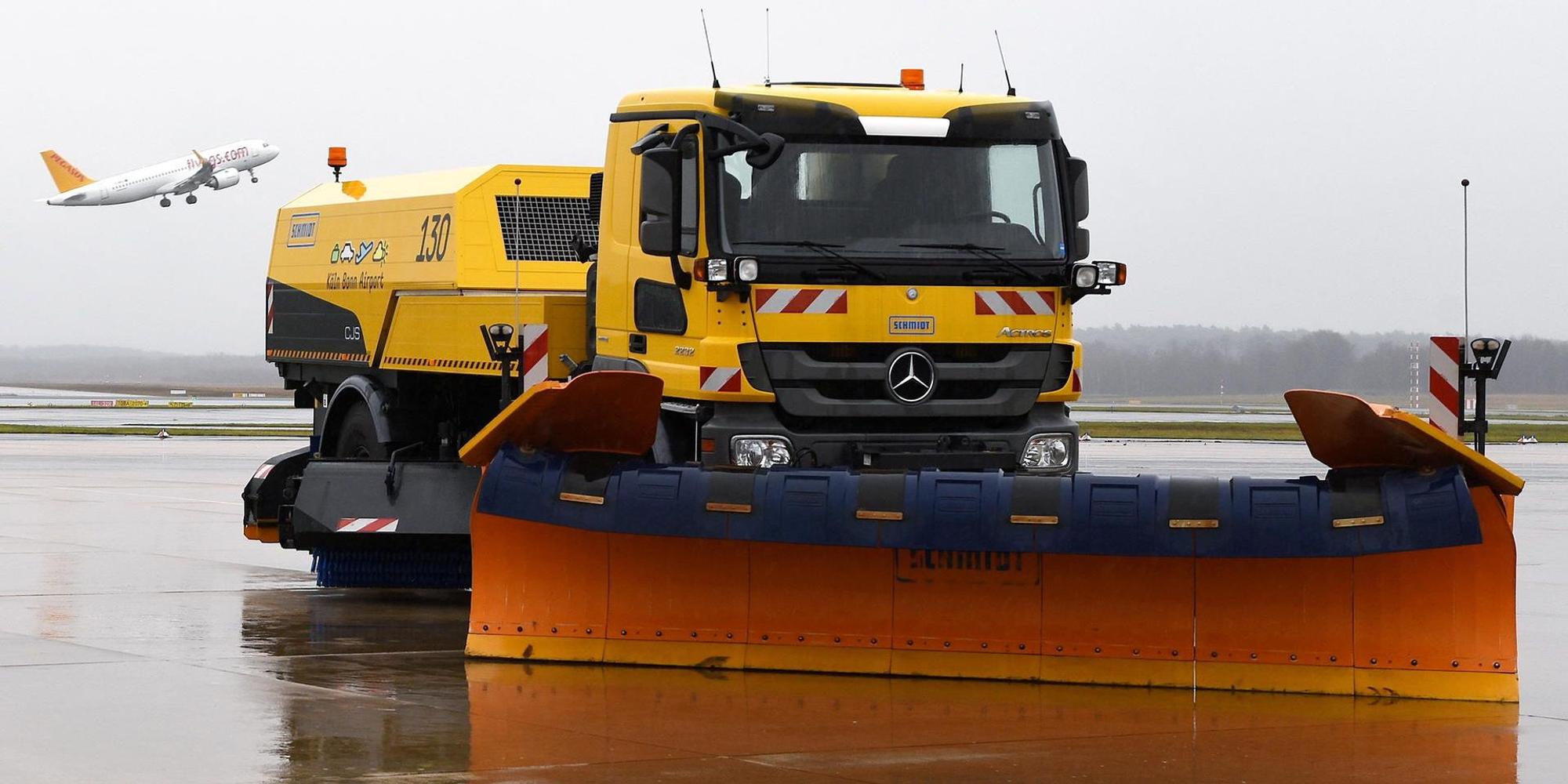 Flughafen Winterdienst Köln