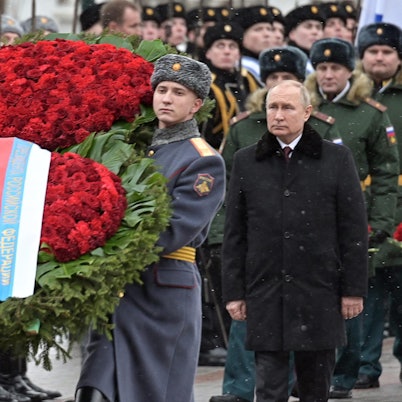 Putin Kranzniederlegung 080622