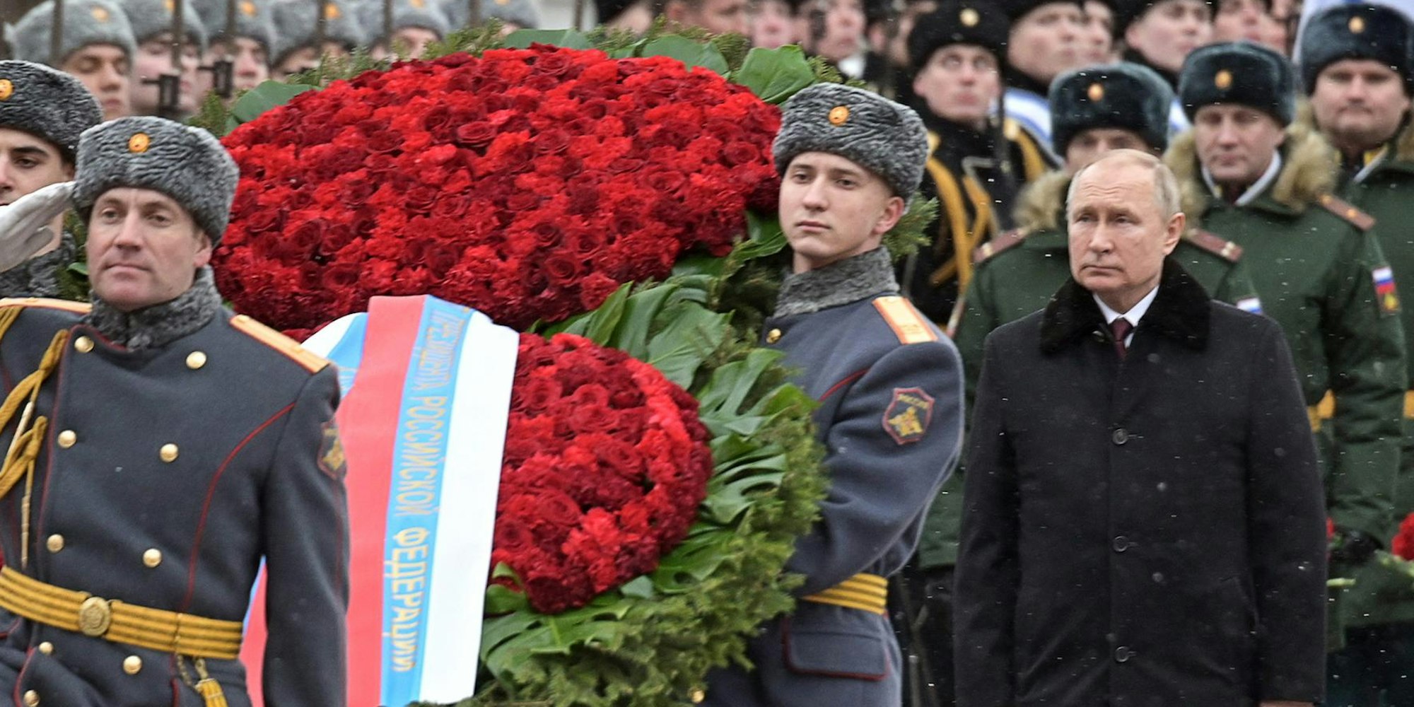 Putin Kranzniederlegung 080622
