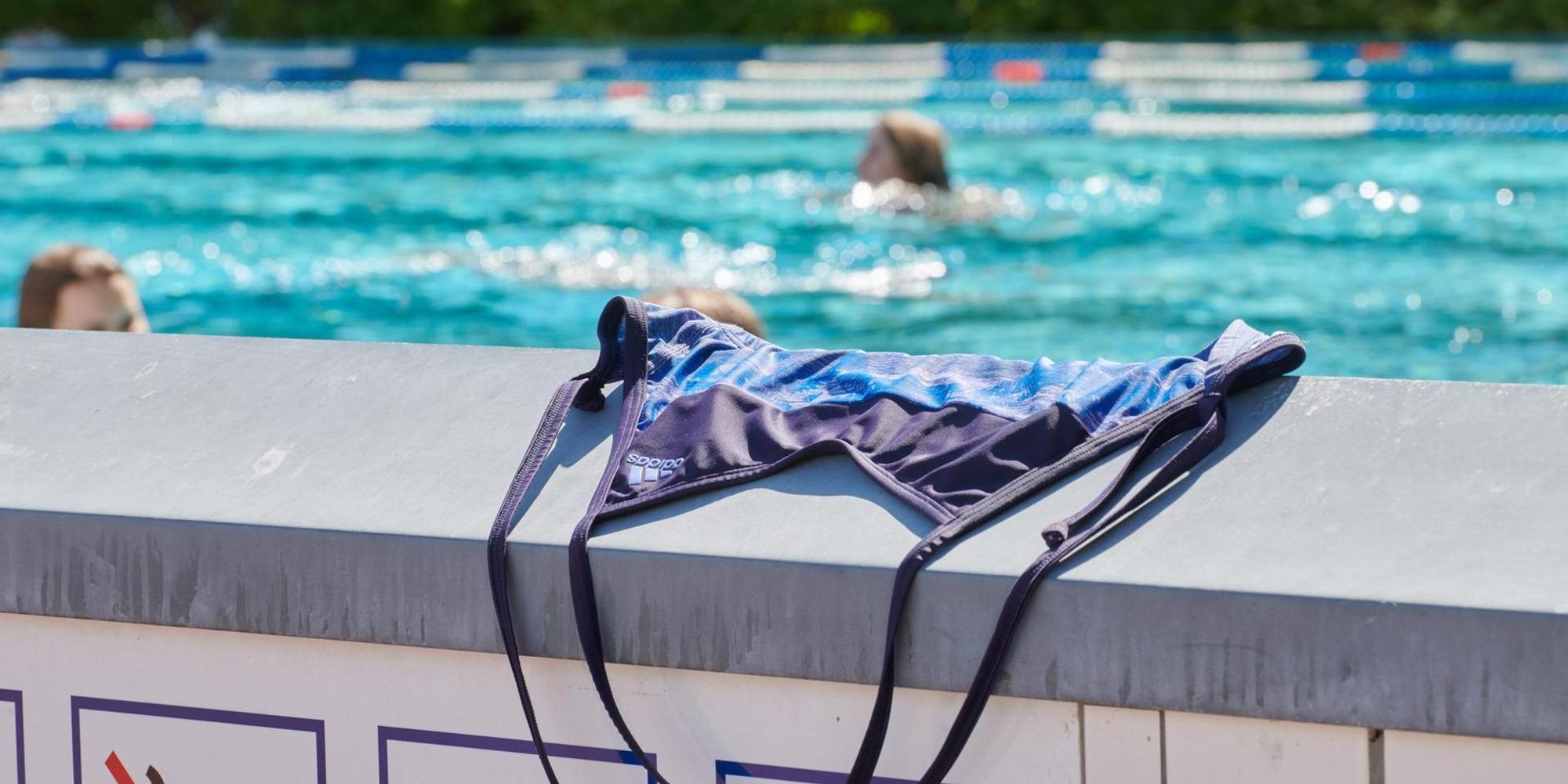 Badeanzug Schwimmbad