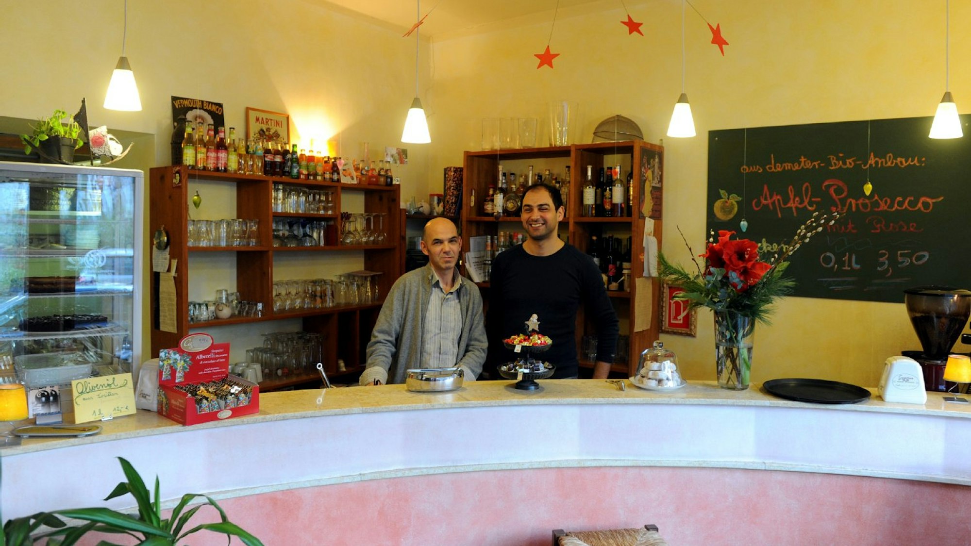 Efisio Cogoni (links) und Behzad Binaie im Café Al Barretto