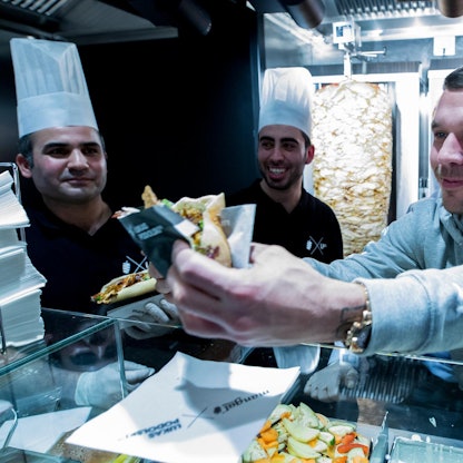 060118poldi_doener22