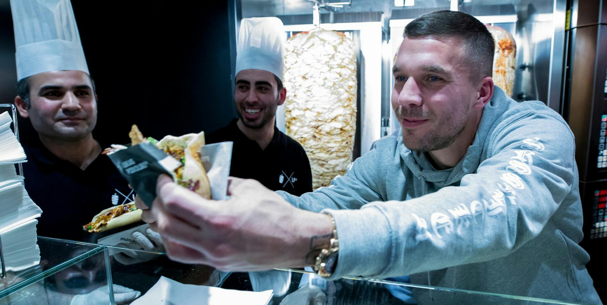 060118poldi_doener22