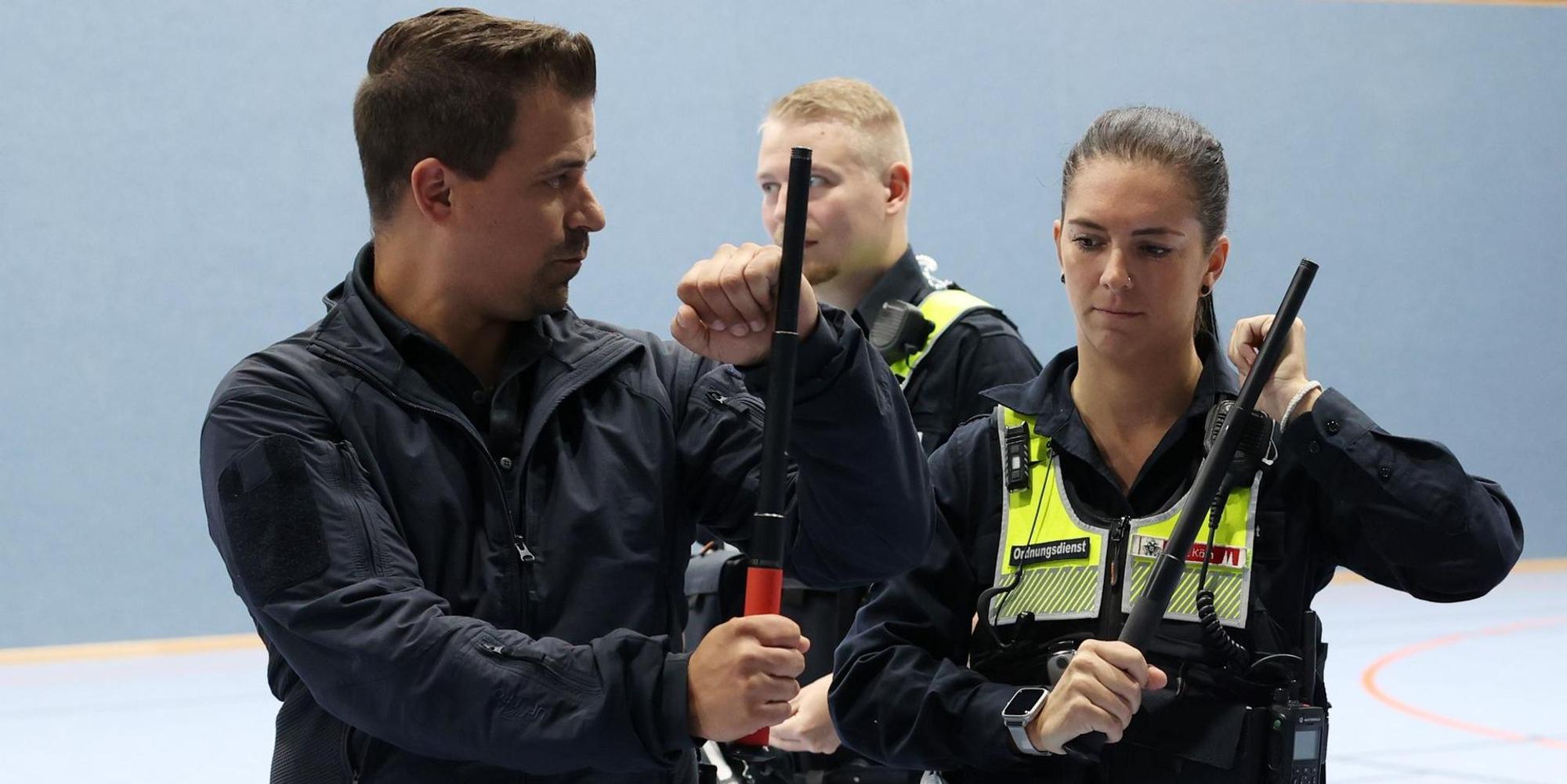 O-Amt Einsatztraining Schlagstock