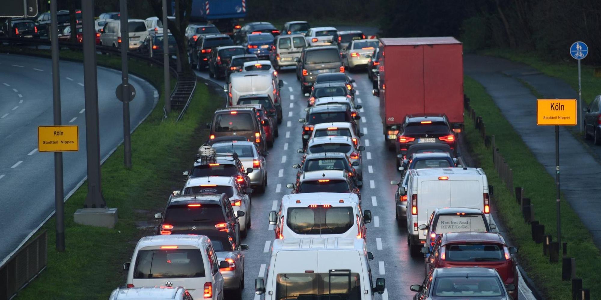 Innere Kanalstraße Stau Rako