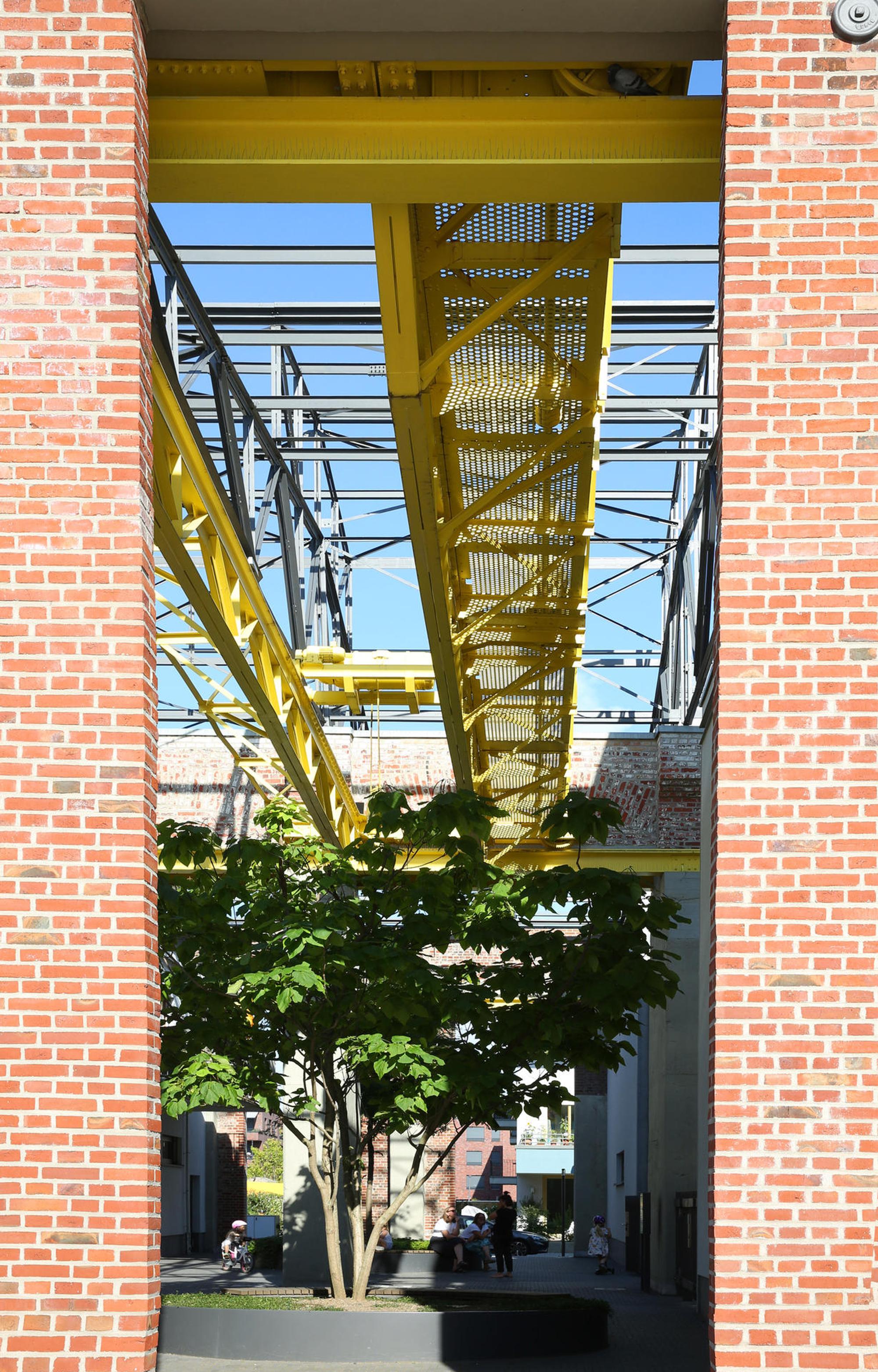 ZuhauseUnterwegsNippes-Clouthwerke