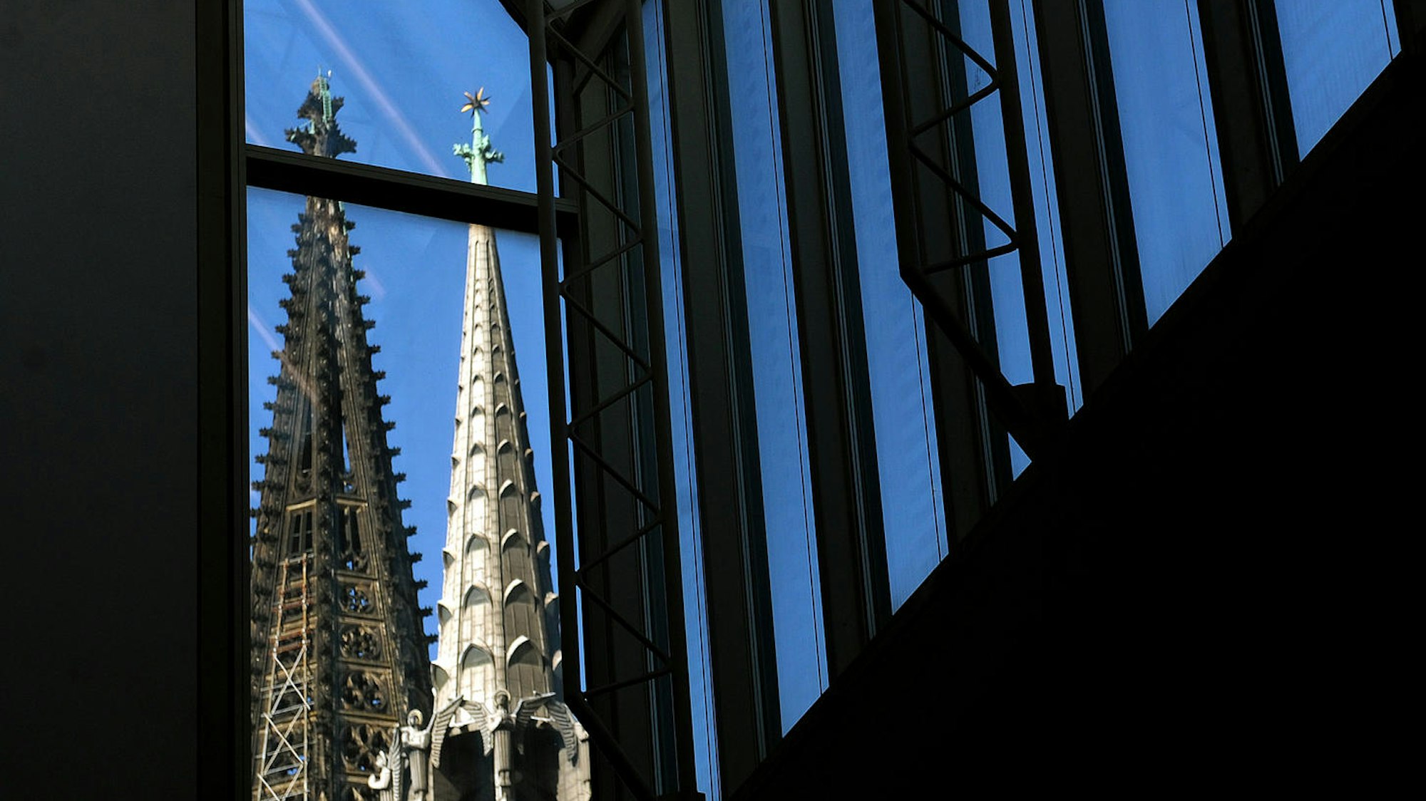 Der Dom von der obersten Etage des Museum Ludwig aus fotografiert am 9. Oktober 2019.