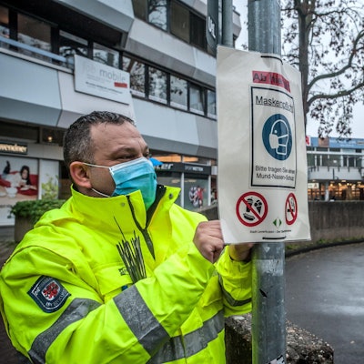 maskenpflicht-corona-_leverkusen_ALF_3754