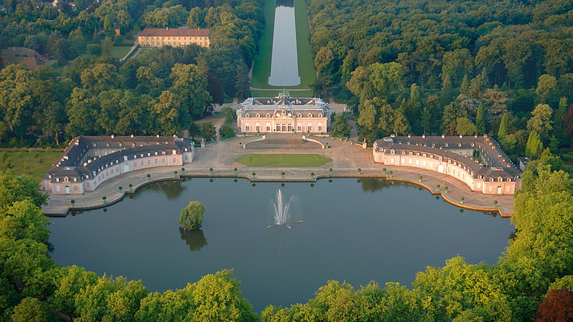 Schloss Benrath von oben, Foto von Düsseldorf Tourismus.