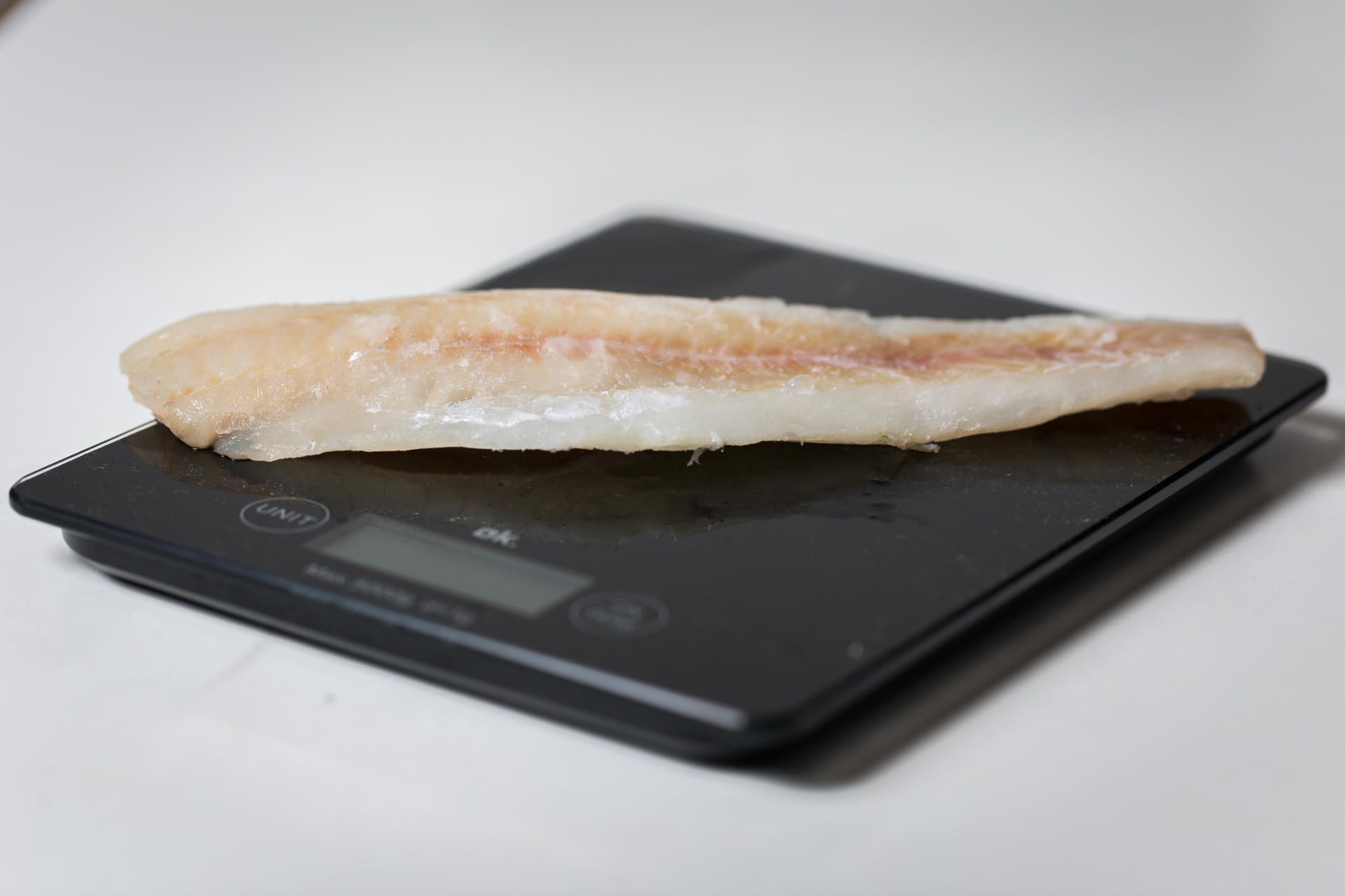 Tiefkühlfisch_Verbraucher_werden_ueber_den_Tisch_gezogen_Gewicht_dpa