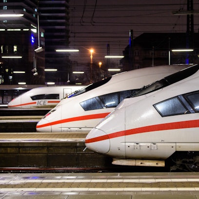 Deutsche_Bahn_ICE_58852556