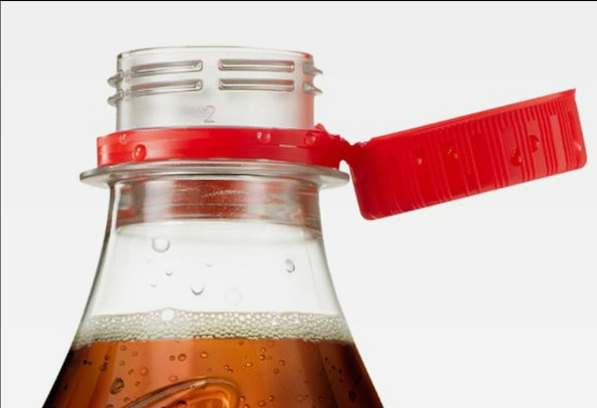 Cola Flasche tethered cap