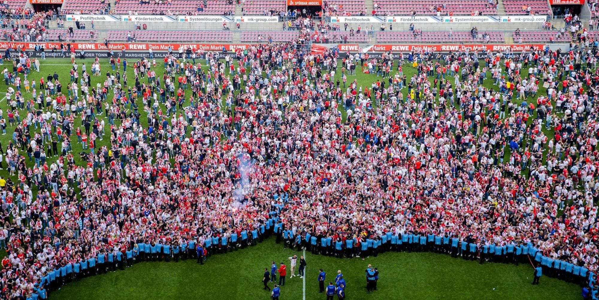 fc platzsturm