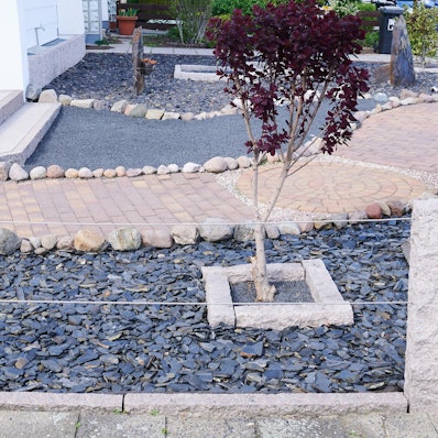 Umweltschaedliches_Gestein_Garten