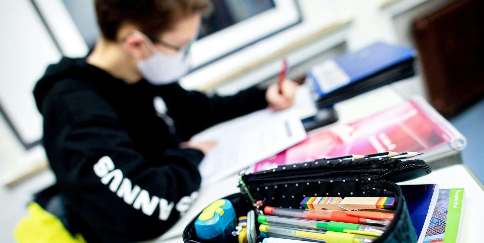 Schüler in Schule dpa