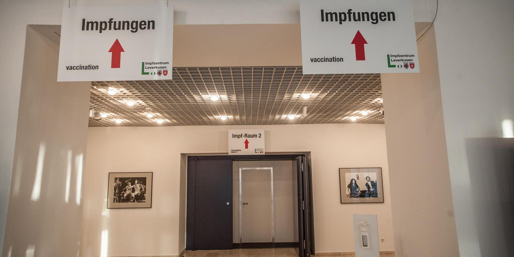 uebergabe_impfzentrum-leverkusen_ALF_5959