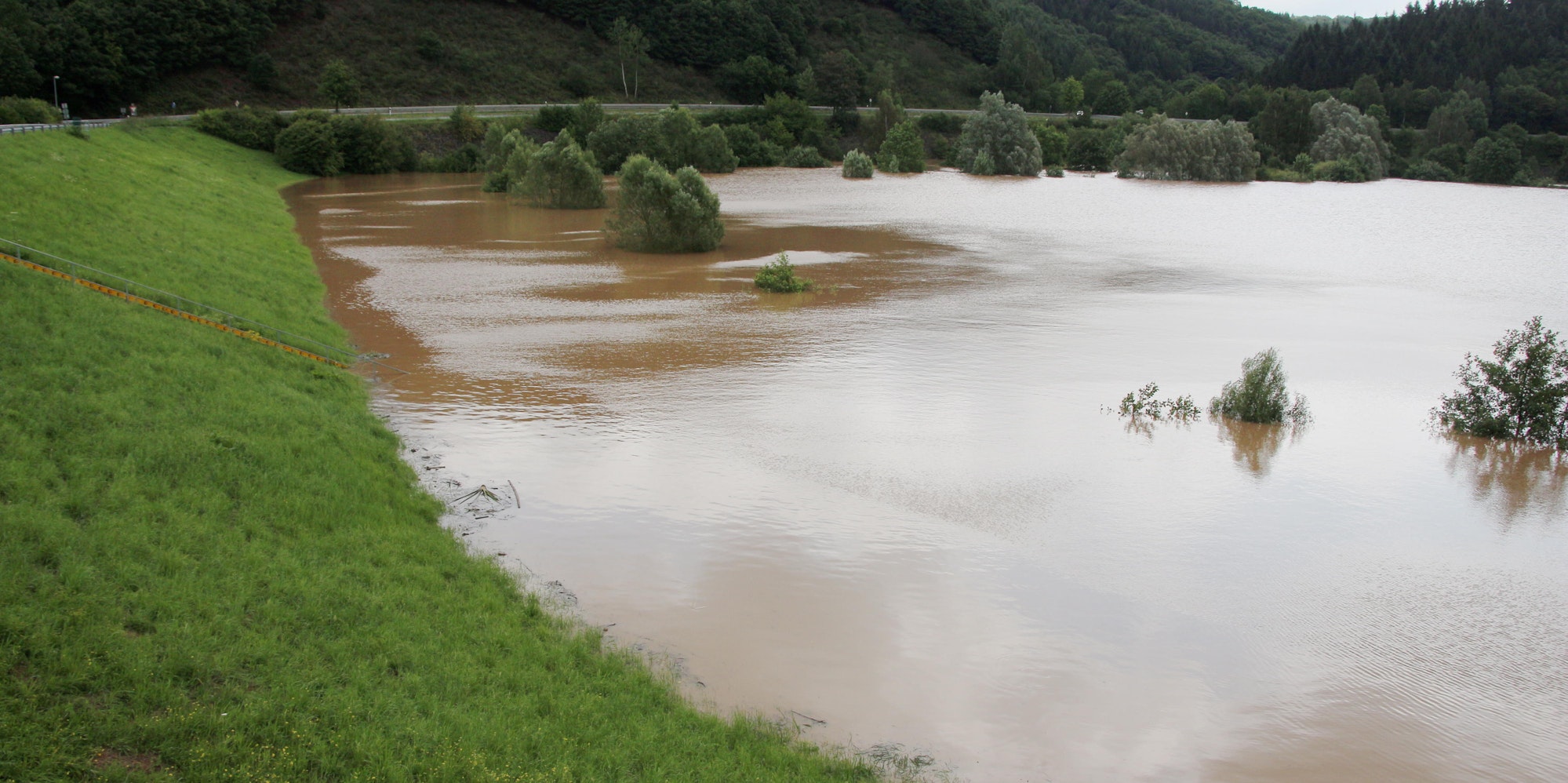 Pic Rückhaltebecken Eicherscheid 260416