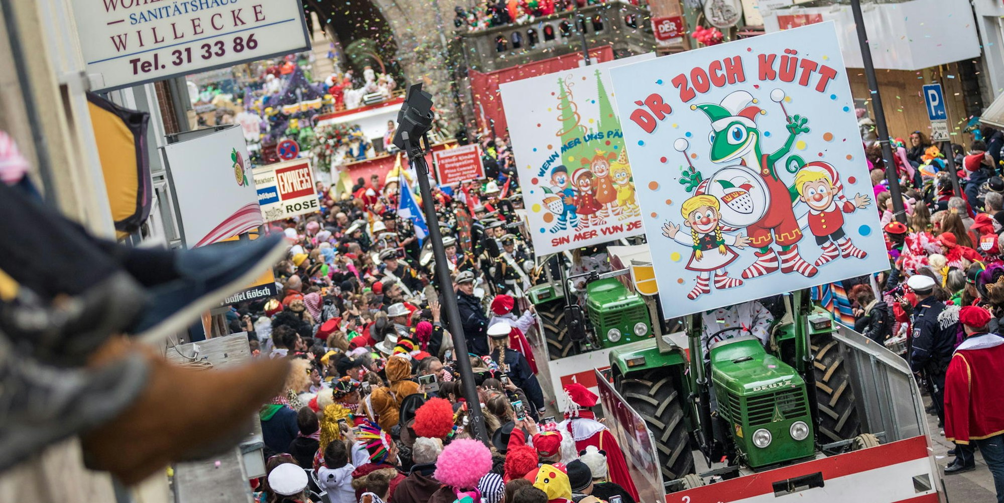 Rosenmontagszug 2019 an der Severinstraße in Köln