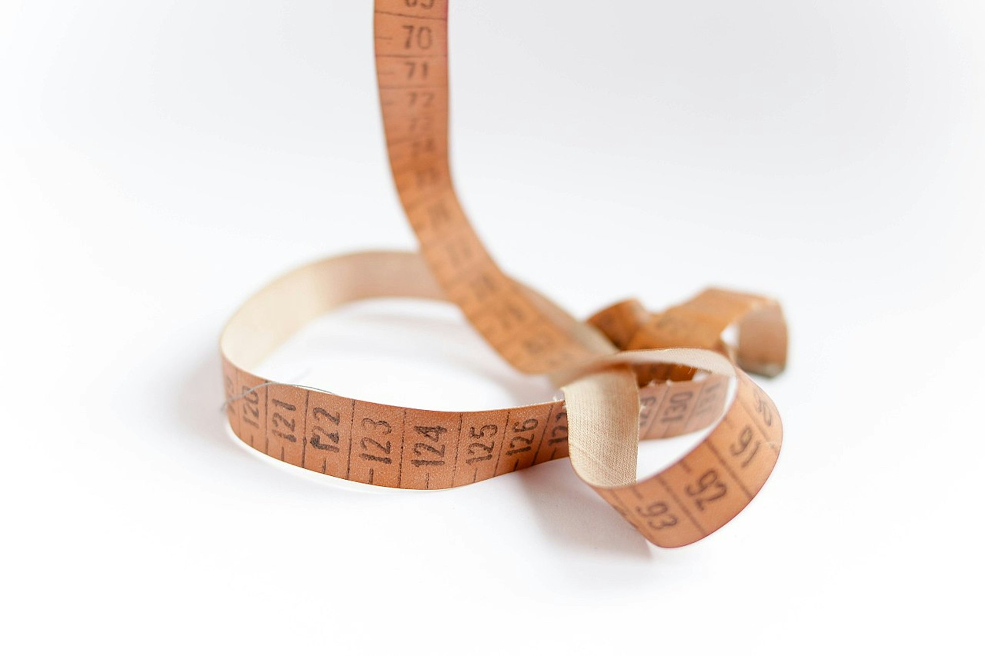 1280px-Maßband_-_Measure_Tape_(34027506761)