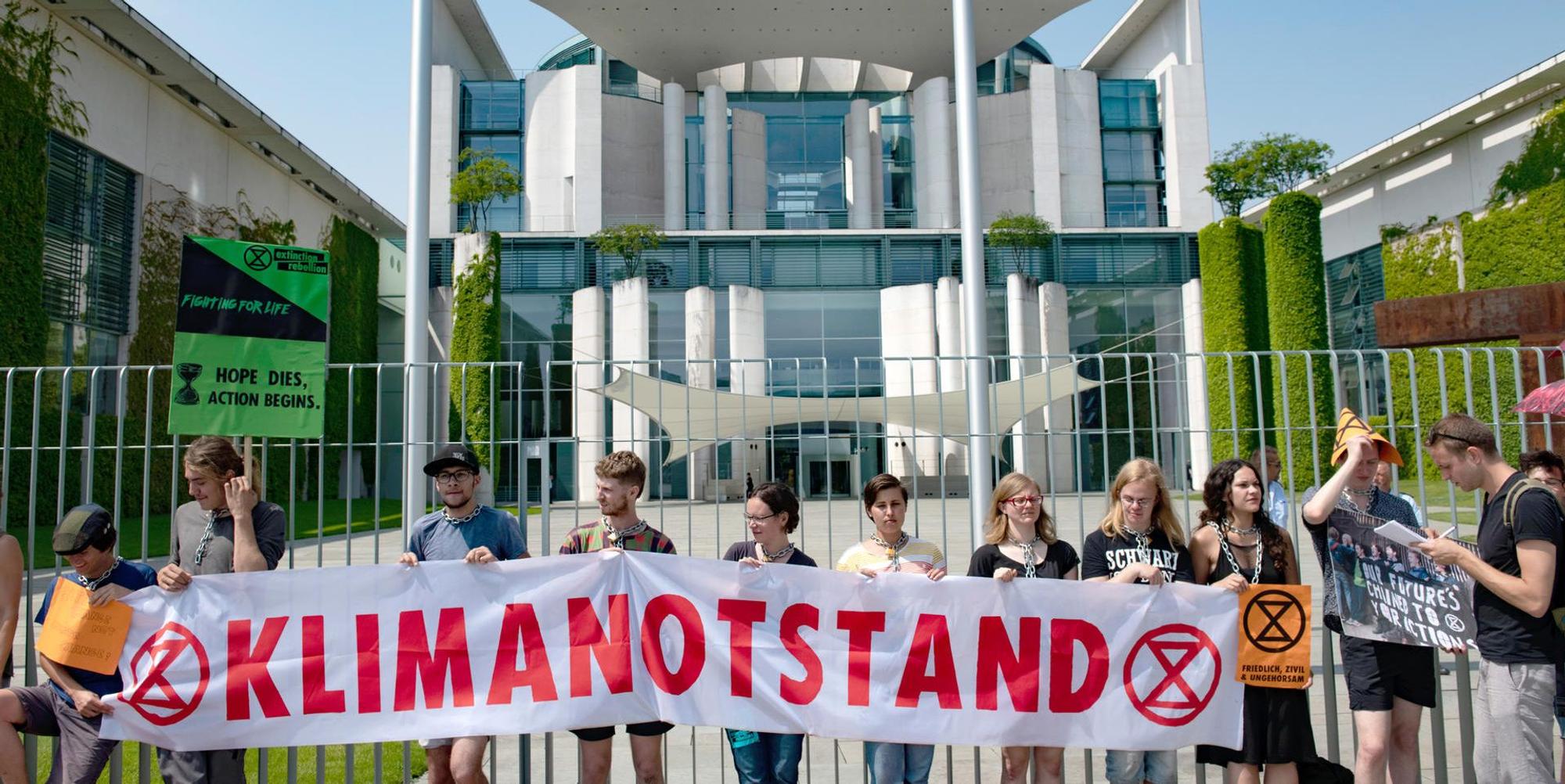 Demosntranten Berlin Klimanotstand