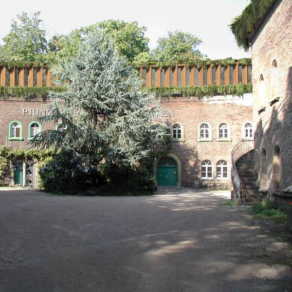 Fort X Initiativenhaus