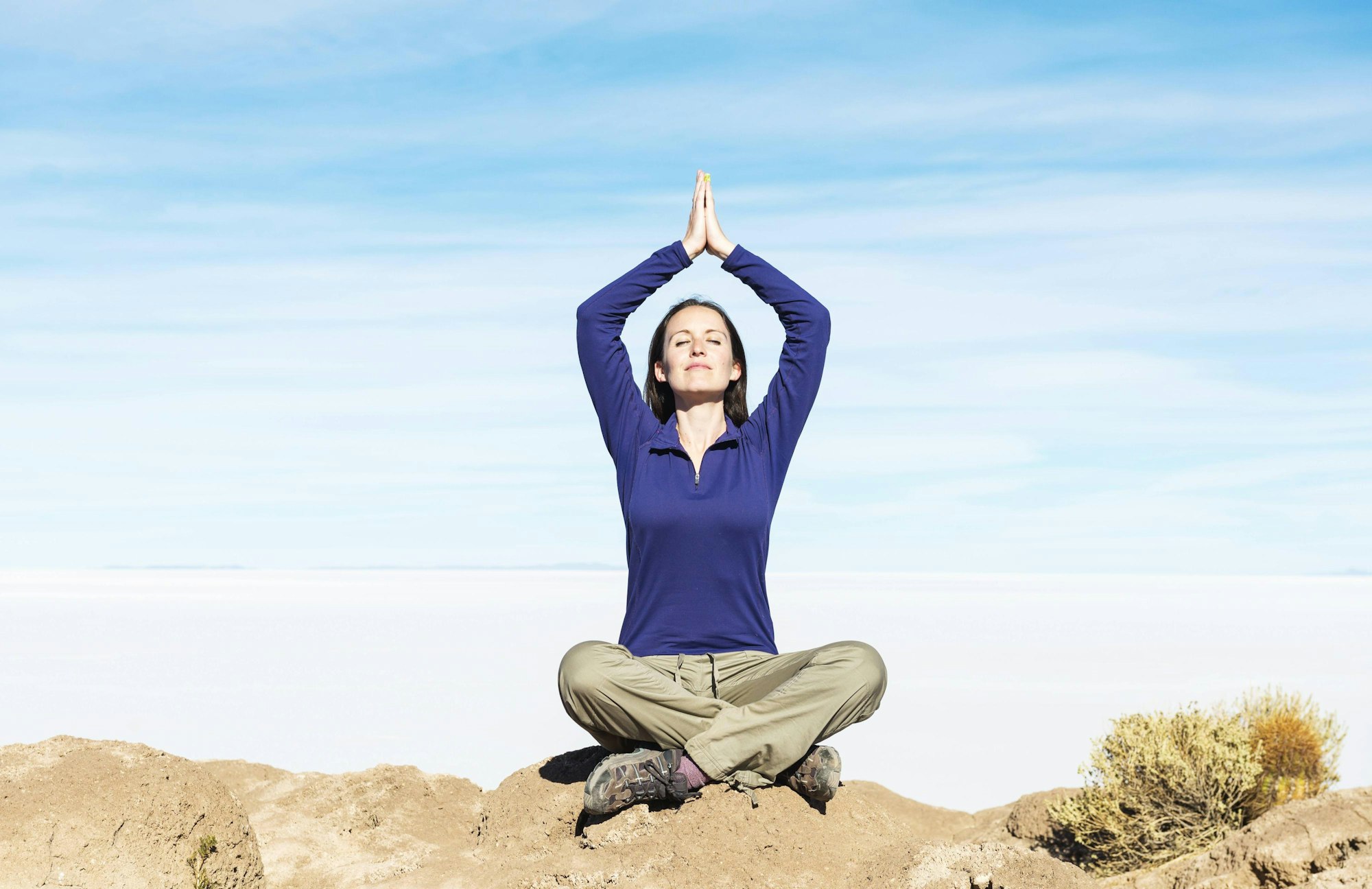 frau_yoga_meditieren_imago