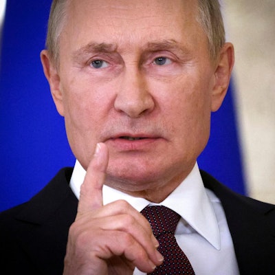 Putin Close 200822