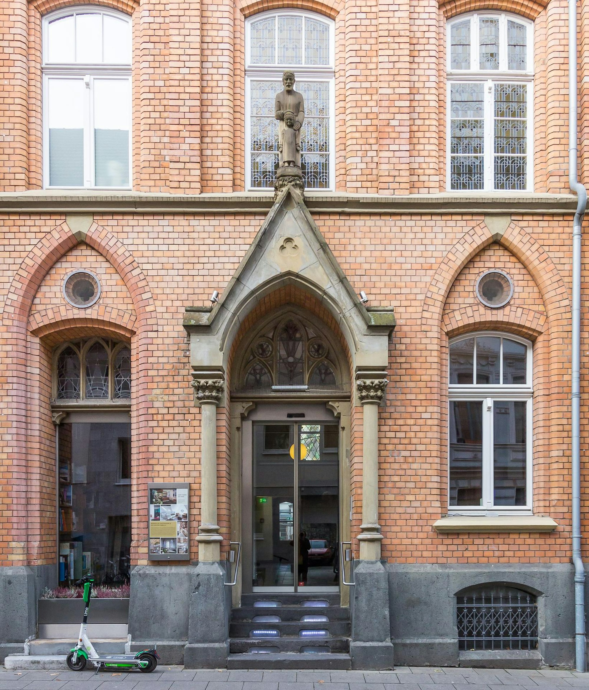 HOPPER_Hotel_St._Josef,_Dreikönigenstraße_1,_Köln-9769_Raimund Spekking_CC4.0