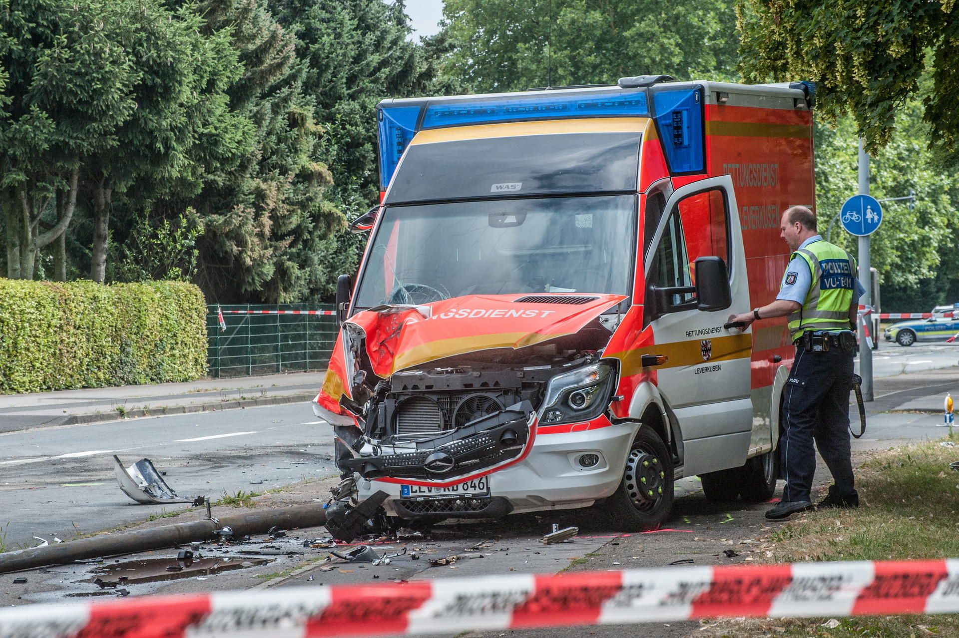 leverkusen-unfall-RTW--ALF_9368