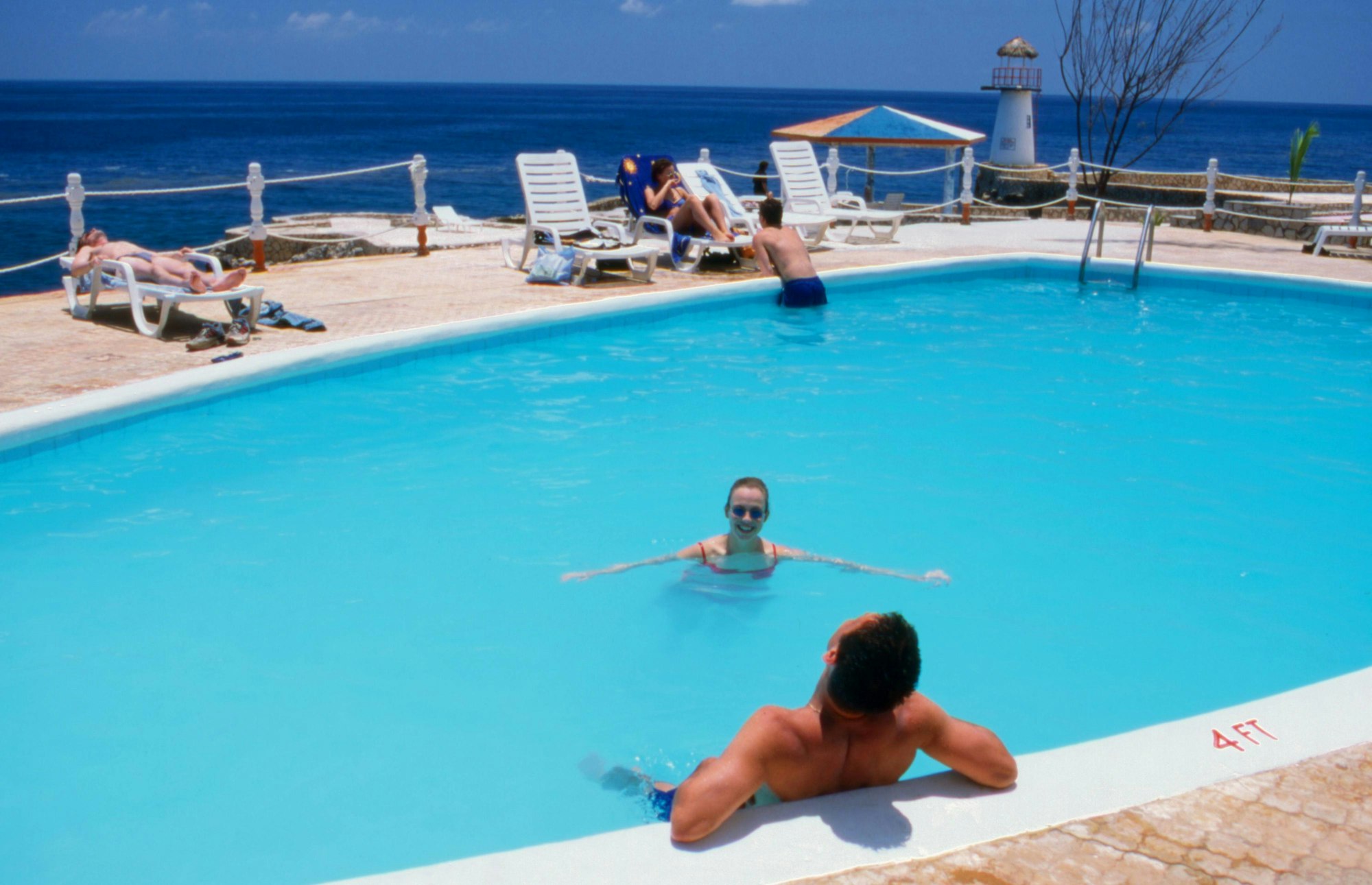 swimmingpool_hotel_imago