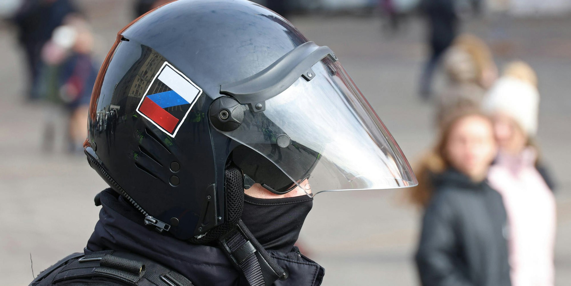 Russland Polizist Moskau 0322 IMAGO