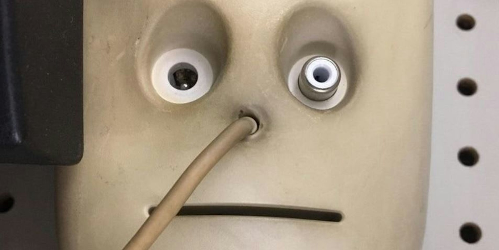 Steckdose_Gesicht